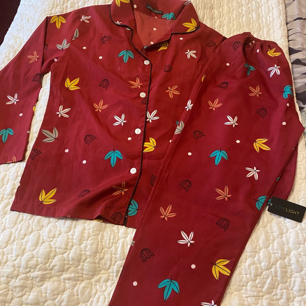 Pajamas set - Picture 3 of 11